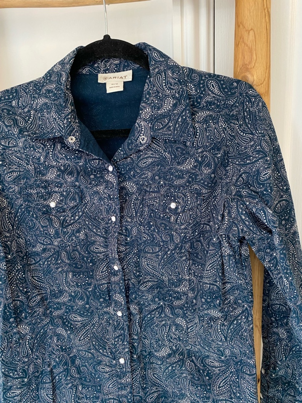 Ariat Paisley Pearl Snap Western Shirt
Long Sleeve Womens Sz M Blue Cowgirl - Picture 3 of 7